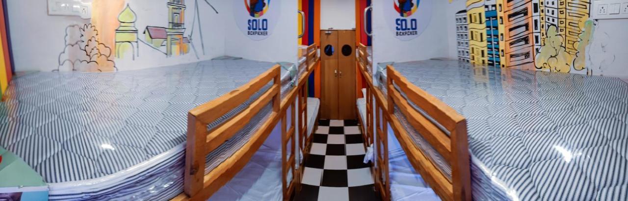 Solo Backpacker Hostel มุมไบ ภายนอก รูปภาพ