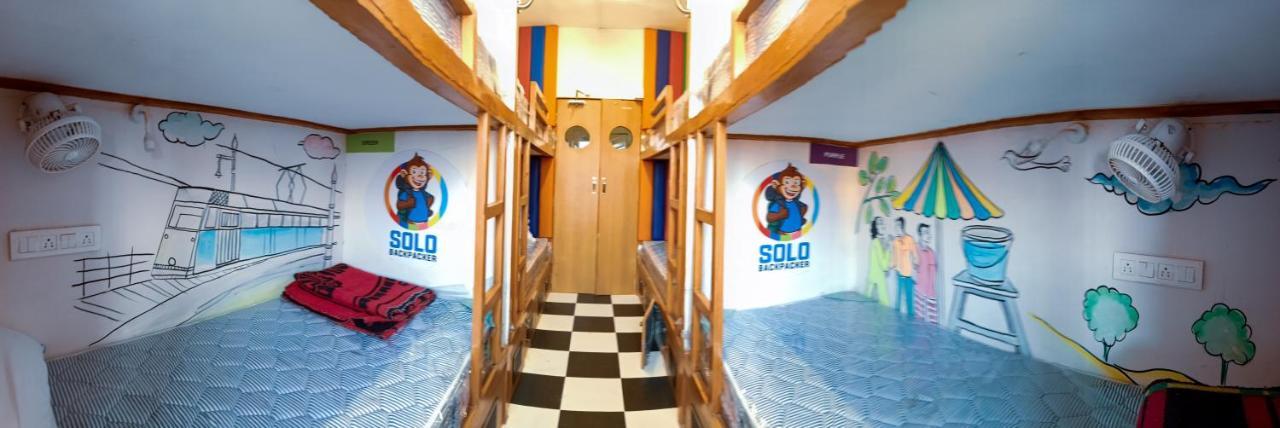 Solo Backpacker Hostel มุมไบ ภายนอก รูปภาพ